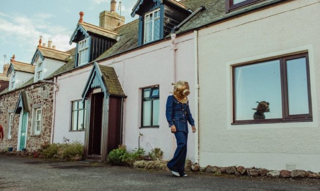«Adore You»: un viaje a Eroda con Harry Styles
