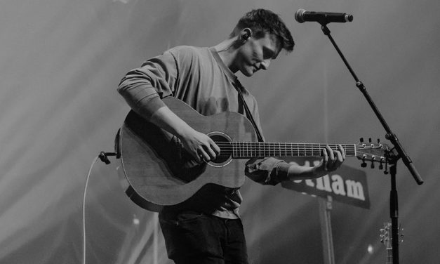 Etham, el artista acústico y personal que quieres conocer