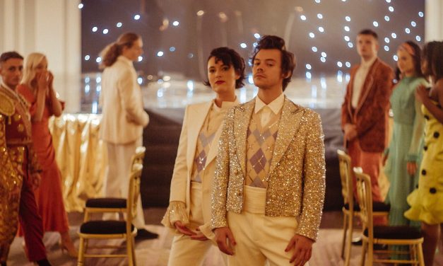 «TPWK»: arranca el 2021 con Harry Styles bailando y brillando