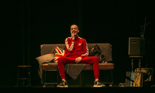 ENTREVISTA | Víctor Palmero sobre ‘Johnny Chico’: «El texto viene de los años 90, aunque tristemente sea muy actual»