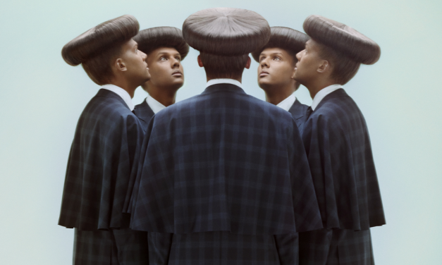 Stromae vuelve a cautivar con su nuevo álbum ‘Multitude’