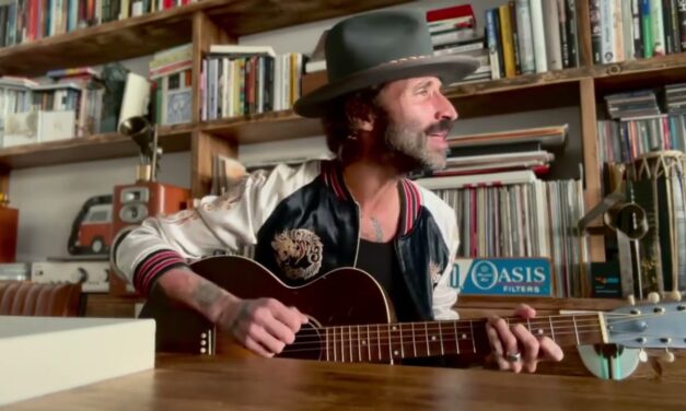 Leiva sorprende con una nueva canción en acústico: ‘La voz de alarma’