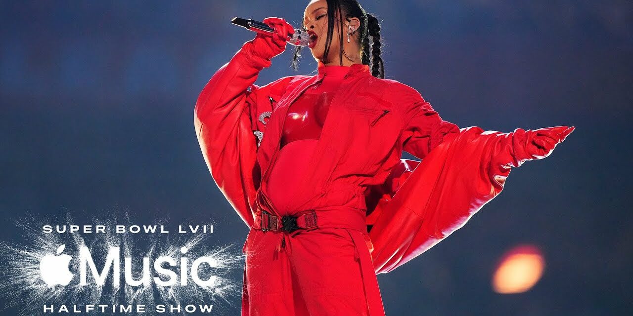 Rihanna deslumbra con su magistral regreso en el descanso de la Super Bowl