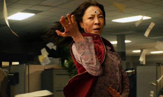 ¿De qué trata la película ‘Todo a la vez en todas partes’ y en qué plataformas se puede ver?