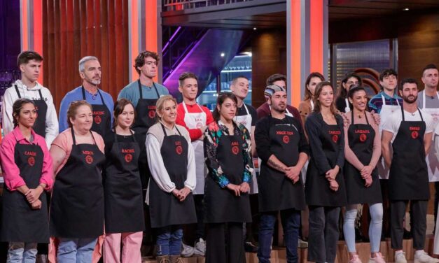 Se enciende el fuego de ‘MasterChef 11’; Rachel es la expulsada y Karla, nueva concursante