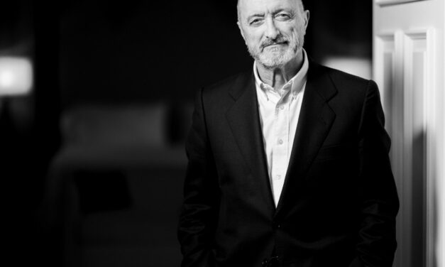 Arturo Pérez-Reverte regresa a la novela de intriga con ‘El problema final’