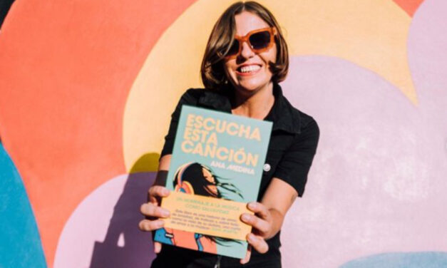 ‘Escucha esta canción’, una carta de amor a la música desde la pluma de Ana Medina
