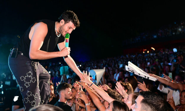 Sebastián Yatra adelanta la Navidad con un concierto en ‘Christmas By Starlite’ en Madrid