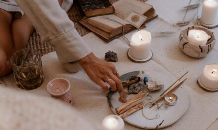 ¿Cuáles son las últimas tendencias en decoración para 2025?: aromas, texturas y velas