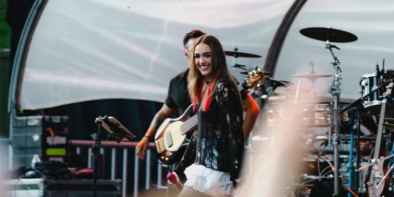 Ela Taubert hace volar el SummerStage de Central Park entre preguntas y muchas mariposas