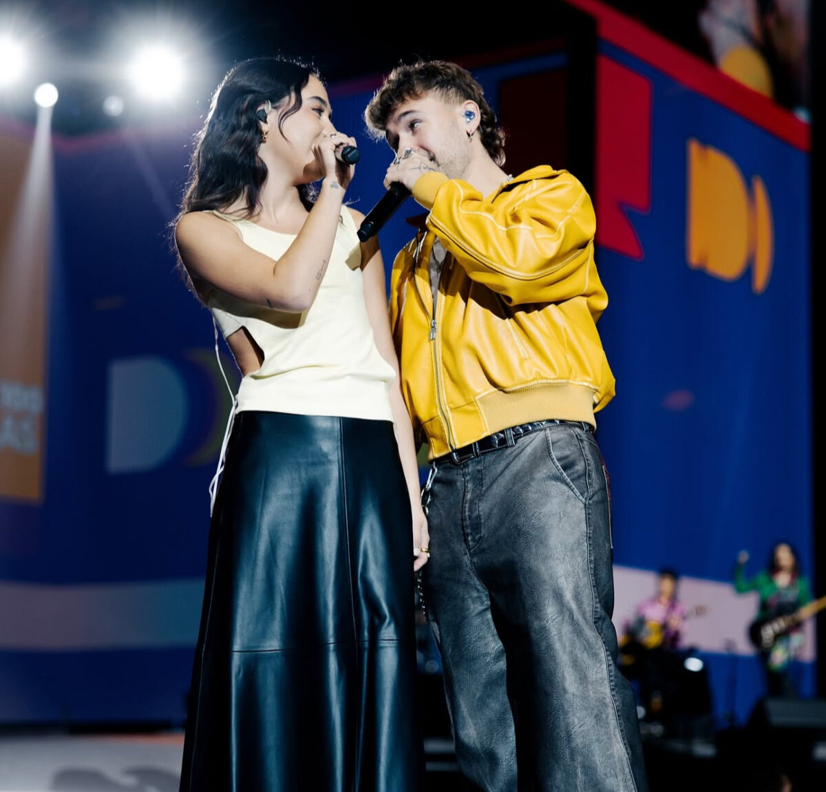 Yarea y Dani Fernández cantan juntos 'No Dejaré de Abrazarte' | Fotografía: Alberto Castillo - Movistar Arena