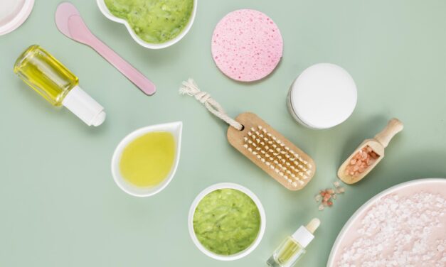 Qué es la doble limpieza facial: beneficios, productos y por qué los profesionales la recomiendan
