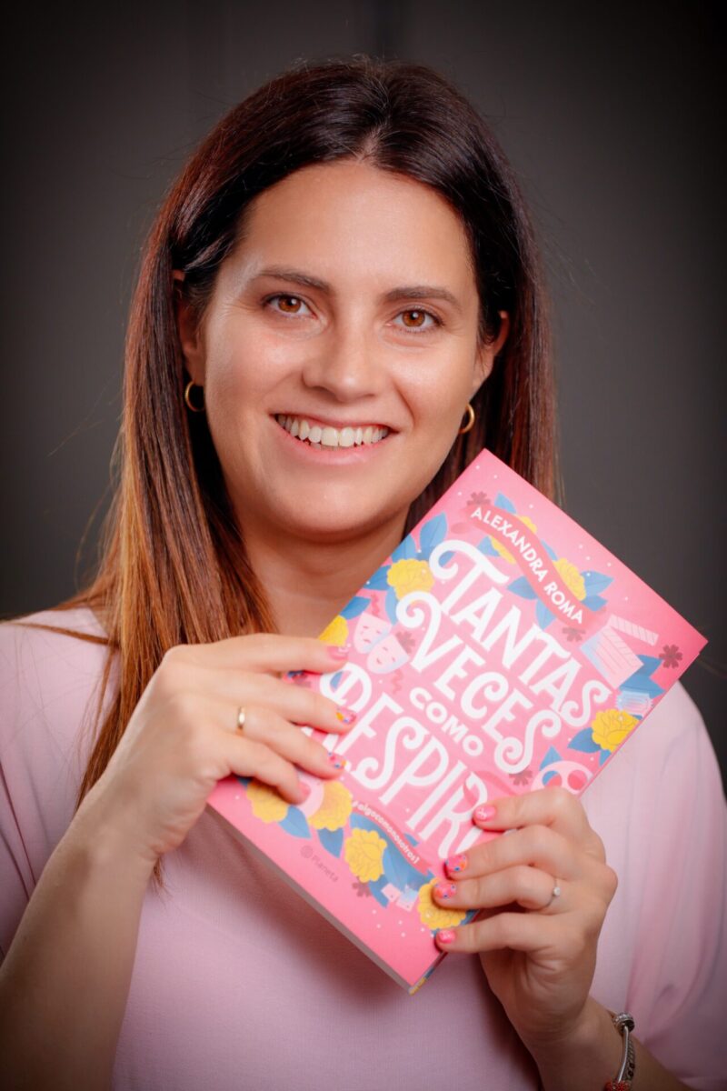 Alexandra Roma construye una ficción donde el mundo audiovisual también es protagonista | Fotografía: Javier Ocaña - Cedida por Editorial Planeta
