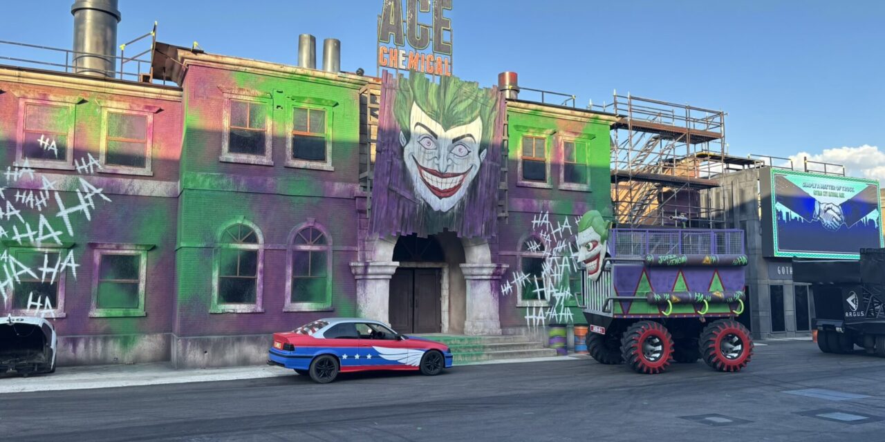 Parque Warner Madrid estrena su nuevo espectáculo: así es ‘DC Super-Villains Stunt Show’